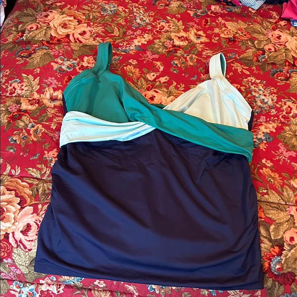 Lands' End Women's Teal, White, and Navy underwire tankini top
